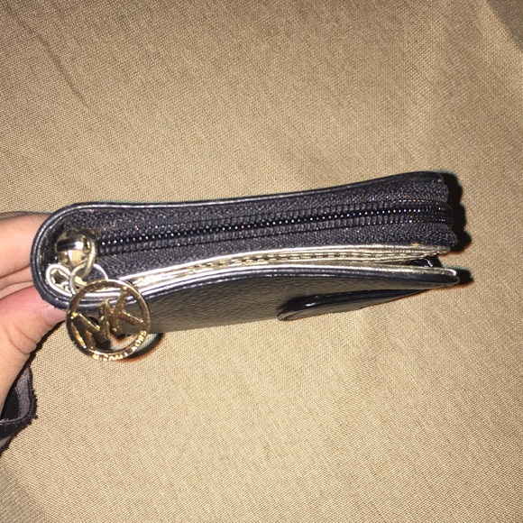 Authentic Michael Kors Wallet - Picture 5 of 5